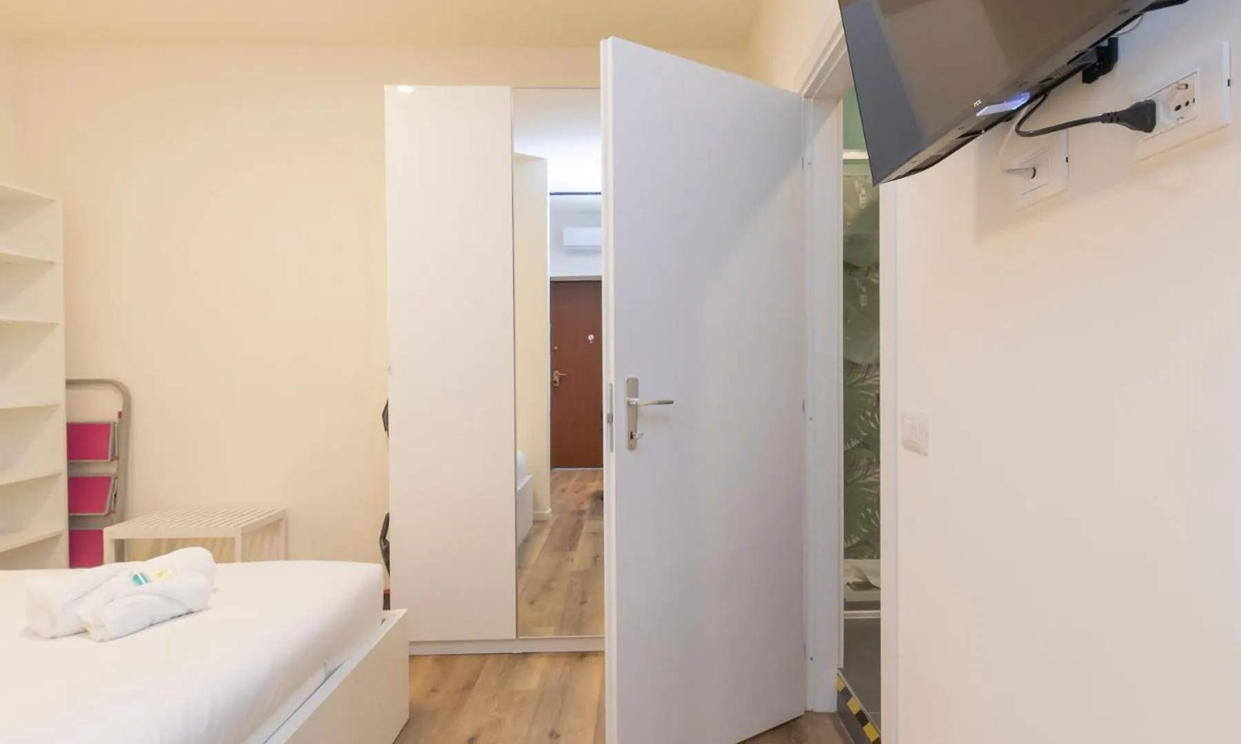 I Host Apartment - Pomponazzi Iris Milan