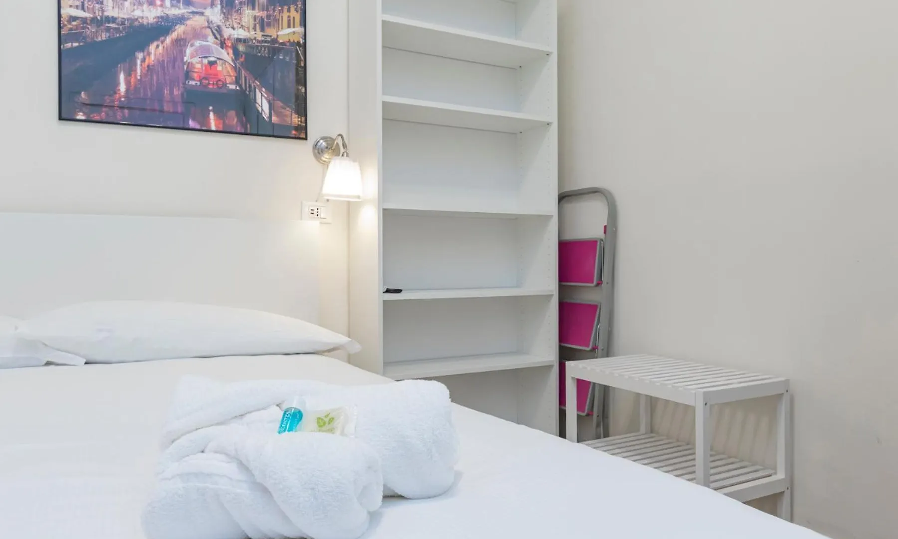 I Host Apartment - Pomponazzi Iris Milan Italy